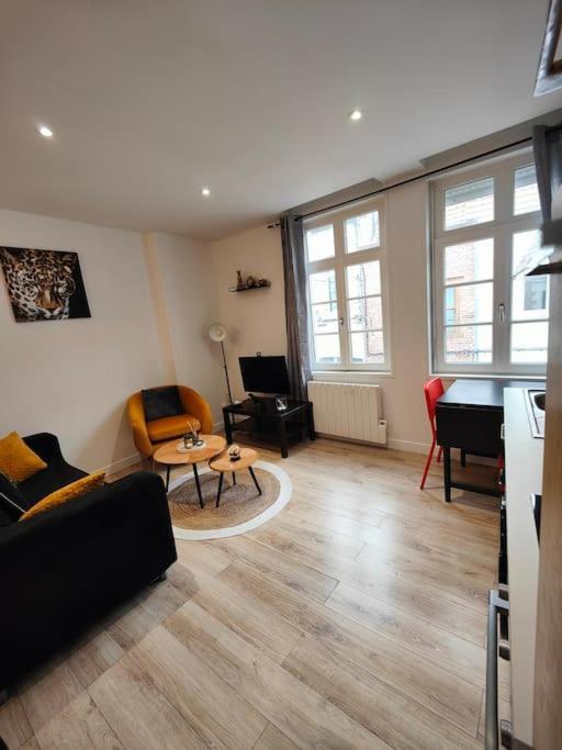 La Feline - Duplex - Vieux Valenciennes - Familial Apartment Exterior photo