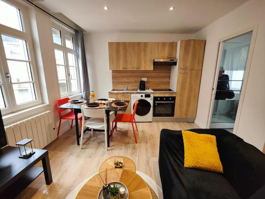 La Feline - Duplex - Vieux Valenciennes - Familial Apartment Exterior photo